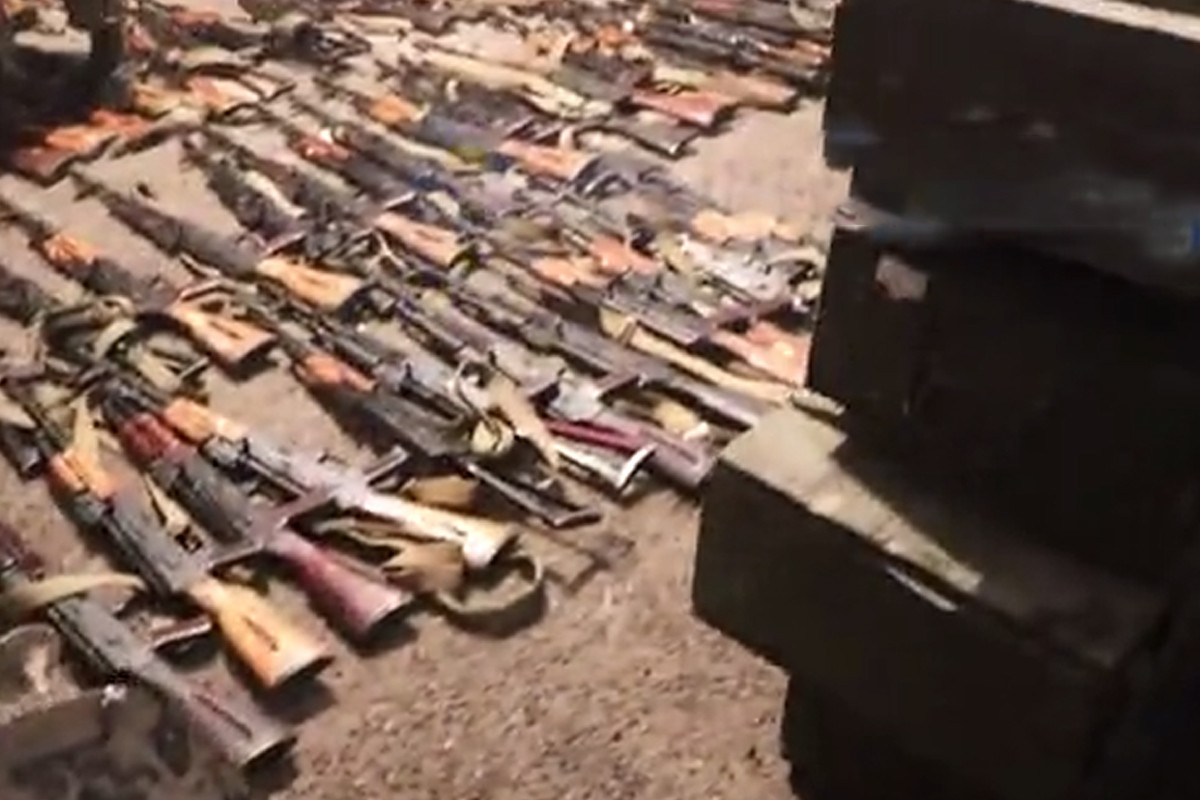 РМК показал более 800 единиц оружия, изъятых в Карабахе -ВИДЕО 