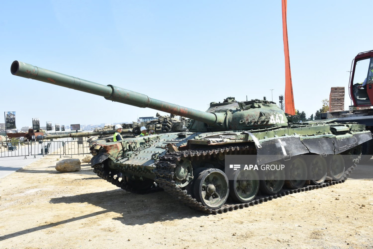 Подбитый Альбертом Агаруновым армянский танк установлен в Парке военных трофеев в Баку-ФОТО 