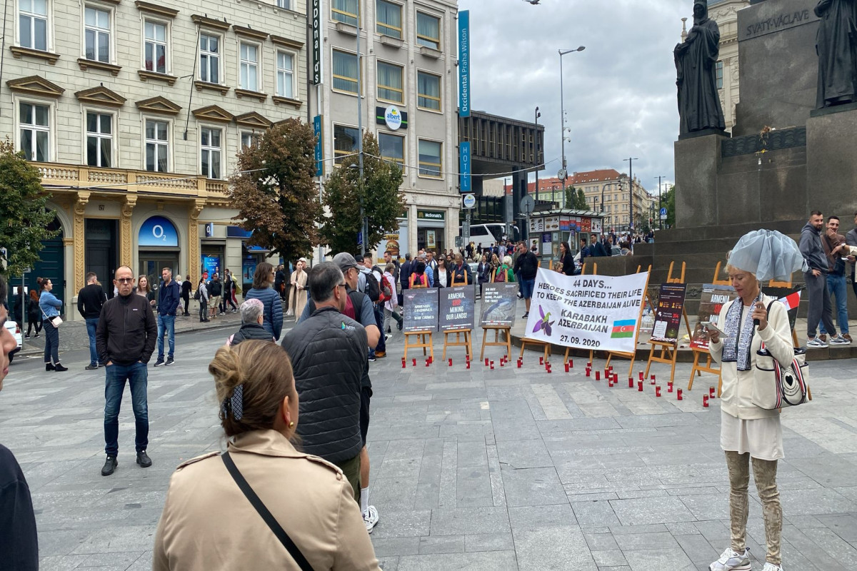 И снова о минном терроре Армении: в Праге прошла выставка-акция