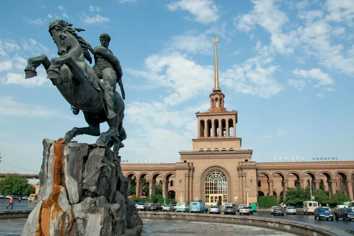 В Армении была предпринята попытка насильственного захвата власти