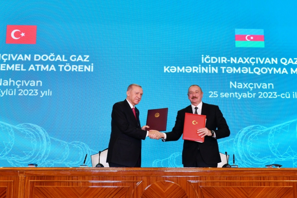 Азербайджан и Турция подписали ряд документов 