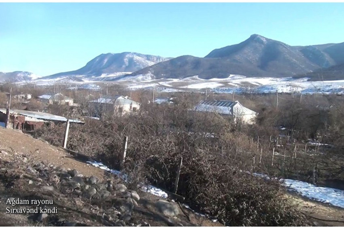Азербайджанские военные водрузили флаг в селах Сырхавенд и Баллыгая-ВИДЕО 