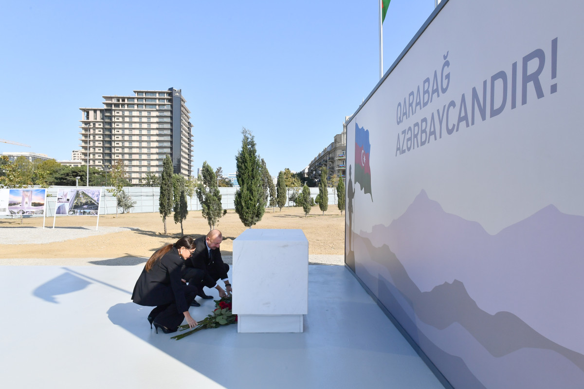 Ильхам Алиев и Мехрибан Алиева посетили парк Победы в Баку-ФОТО 