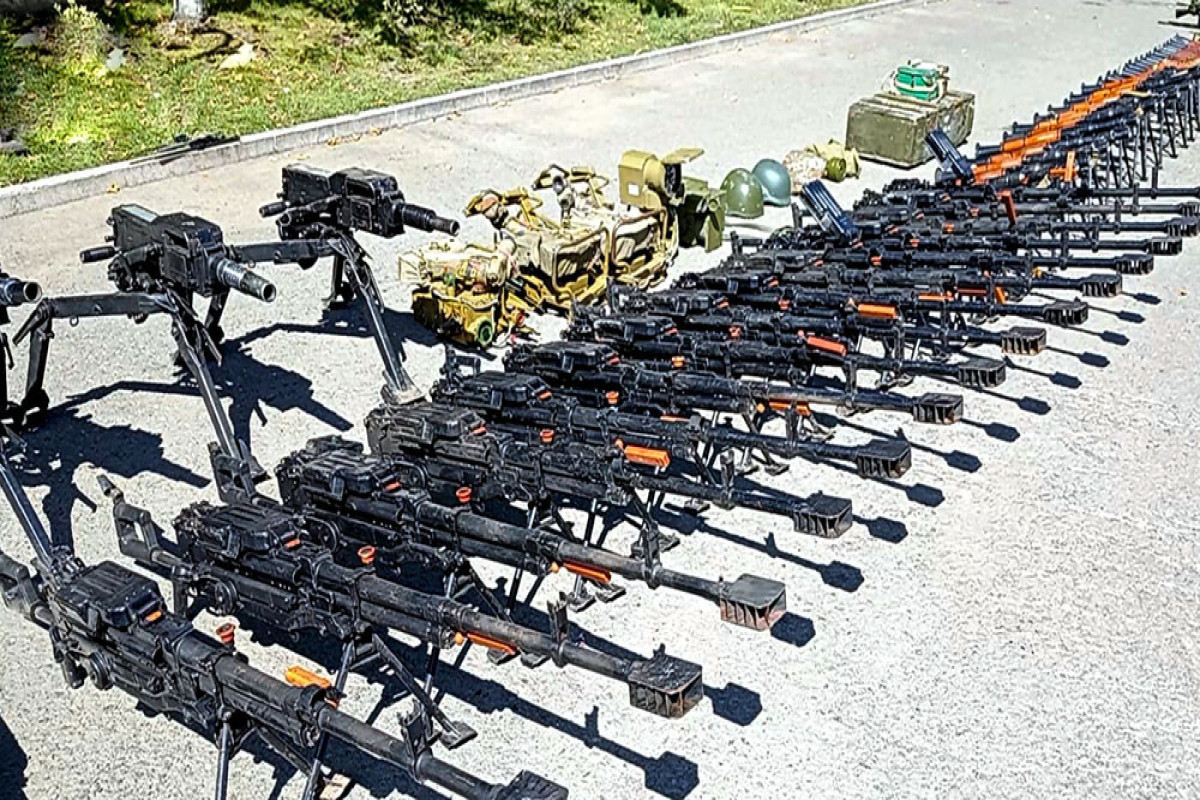 МО Азербайджана показало оружие и боеприпасы, конфискованные в Ходжалинском районе -ВИДЕО 