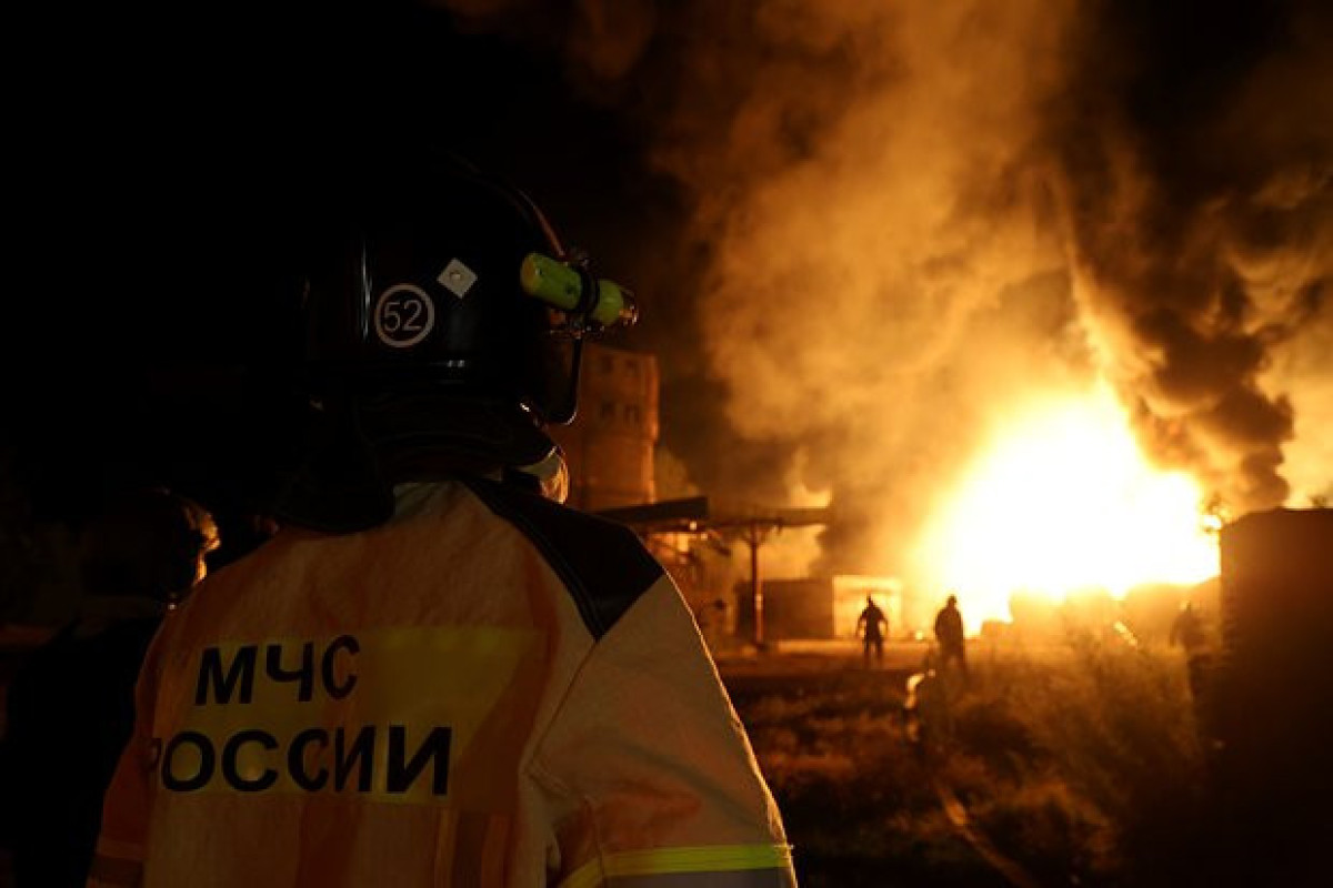 В Брянской области РФ после взрыва горит подстанция-ВИДЕО 