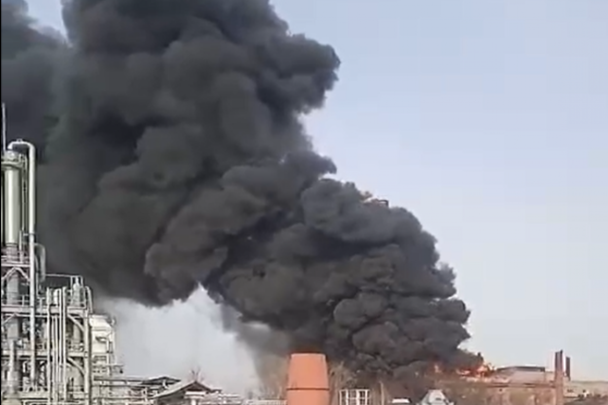 Под Москвой горит Пожар завод «Электроизолит»