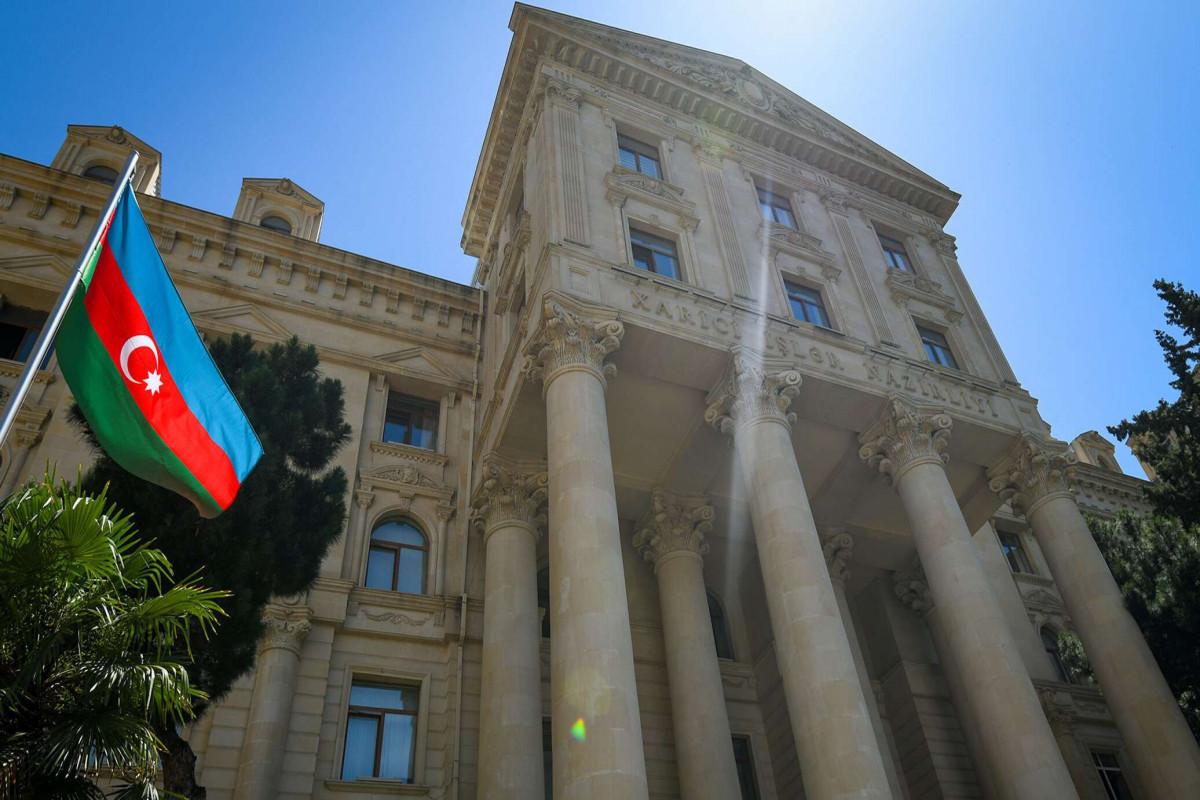 Официальный Баку ответил главе французского МИД