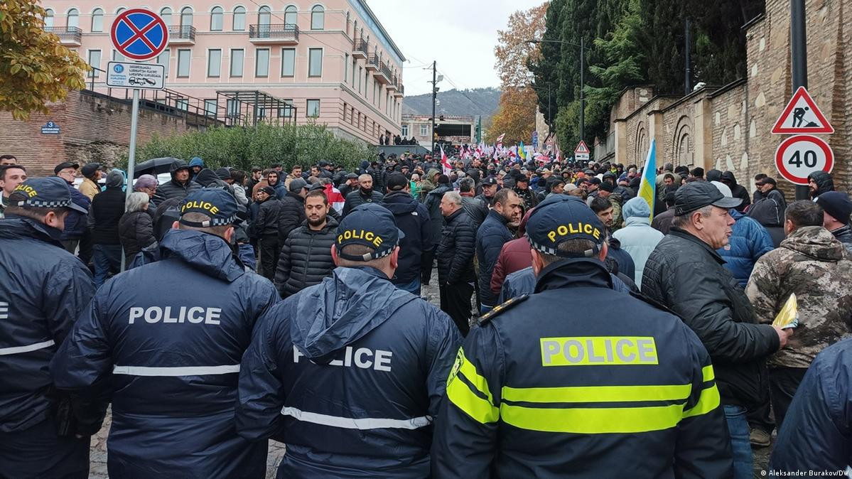 Митинг в тбилиси против закона об иноагентах