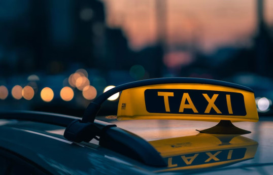 Пропускное удостоверение для работы таксистом в Баку будет стоить 150 манатов