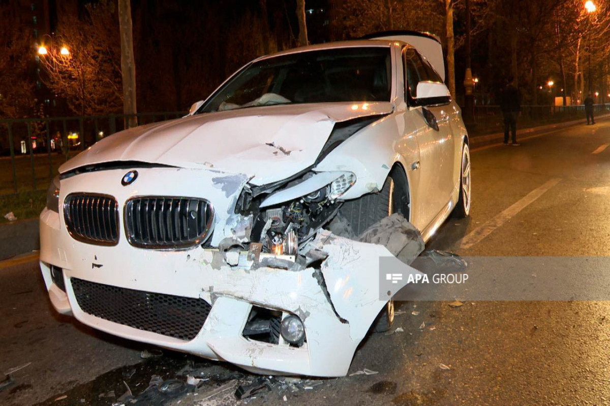 В Баку столкнулись два автомобиля, есть пострадавший-ВИДЕО 