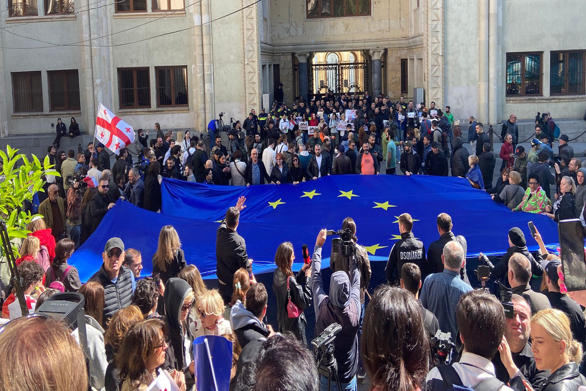 Жители Тбилиси вновь вышли на улицы против законопроекта «об иноагентах»
