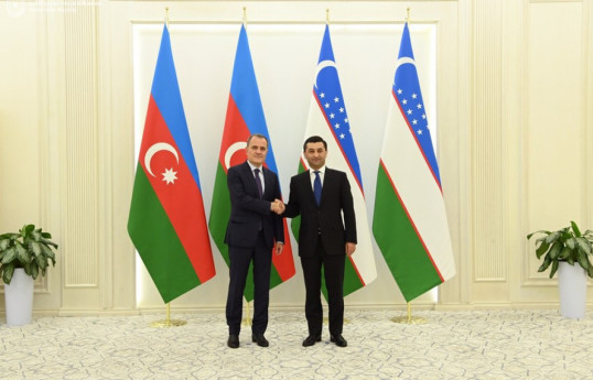 Джейхун Байрамов обсудил ряд вопросов с узбекским коллегой-ФОТО 