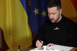 Зеленский утвердил закон об ужесточении мобилизации в Украине