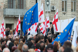 В Евросоюзе увидели тревожный сигнал в принятом Грузией законе об "иноагентах"