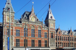 Власти Амстердама начали борьбу со сверхмассовым туризмом