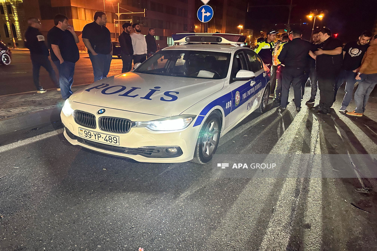 В Баку Mercedes Maybach устроил аварию, есть пострадавшая-ФОТО 