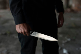 В Баку парень зарезал девушку и попытался покончить с собой