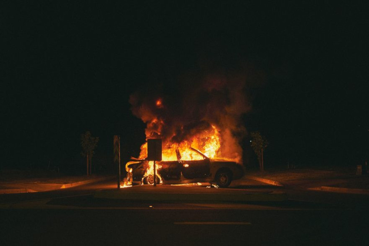 Спас пожилую пару из горящего авто - За пару секунд до взрыва 