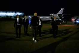 Петер Сиярто прибыл в Баку