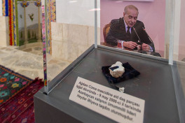 В Агдам возвратили "кусок агдамской мечети", подаренной Гейдару Алиеву в 2000 году -ВИДЕО 