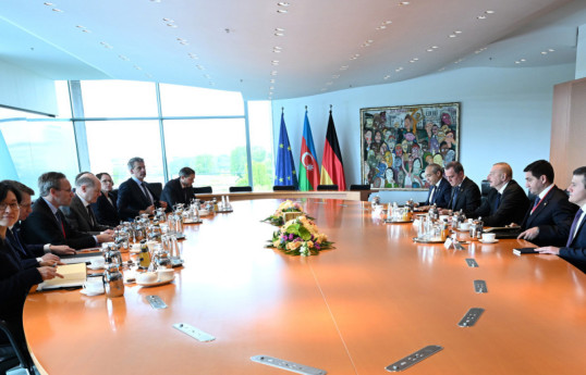 Президент Азербайджана и канцлер ФРГ провели встречу в расширенном составе-ОБНОВЛЕНО 