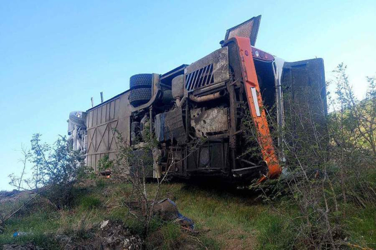 В Армении автобус упал в овраг, погибли 5 человек