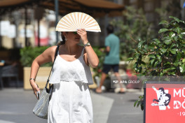 Метеорологи назвали причины аномально жаркой погоды в Азербайджане