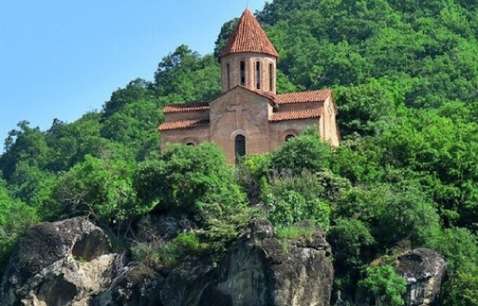 Патриархия Грузии призывает Азербайджан разрешить богослужения в Курмухской церкви