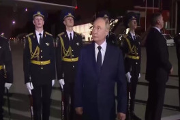 Путин встретил у трапа освобожденных после обмена россиян-ВИДЕО 