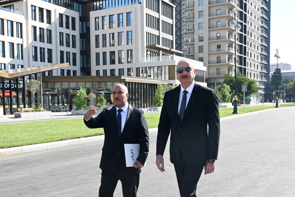 Ильхам Алиев принял участие в открытии новой автомобильной дороги в центре Баку-ФОТО 