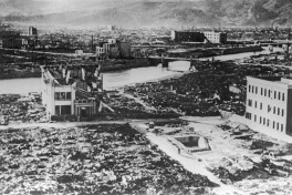 Премьер Японии не стал напоминать, кто сбросил ядерную бомбу на Хиросиму