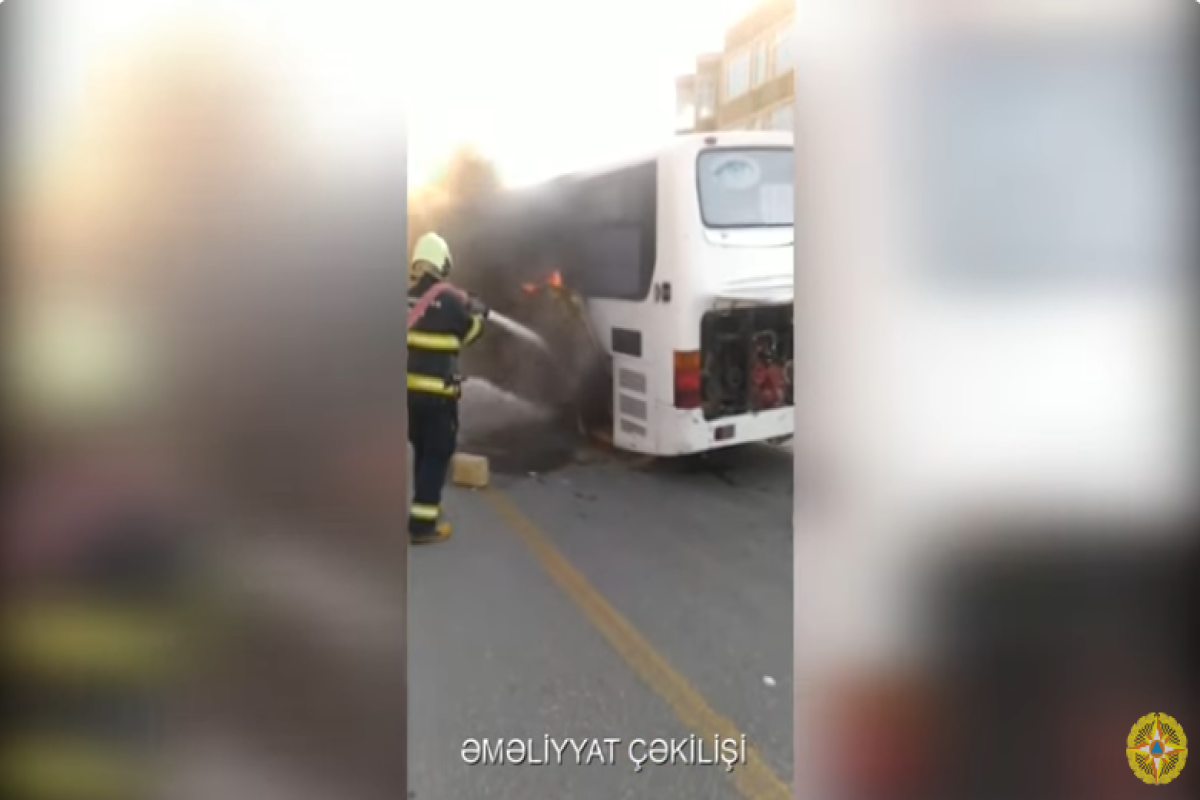 В Баку загорелся пассажирский автобус-ВИДЕО 