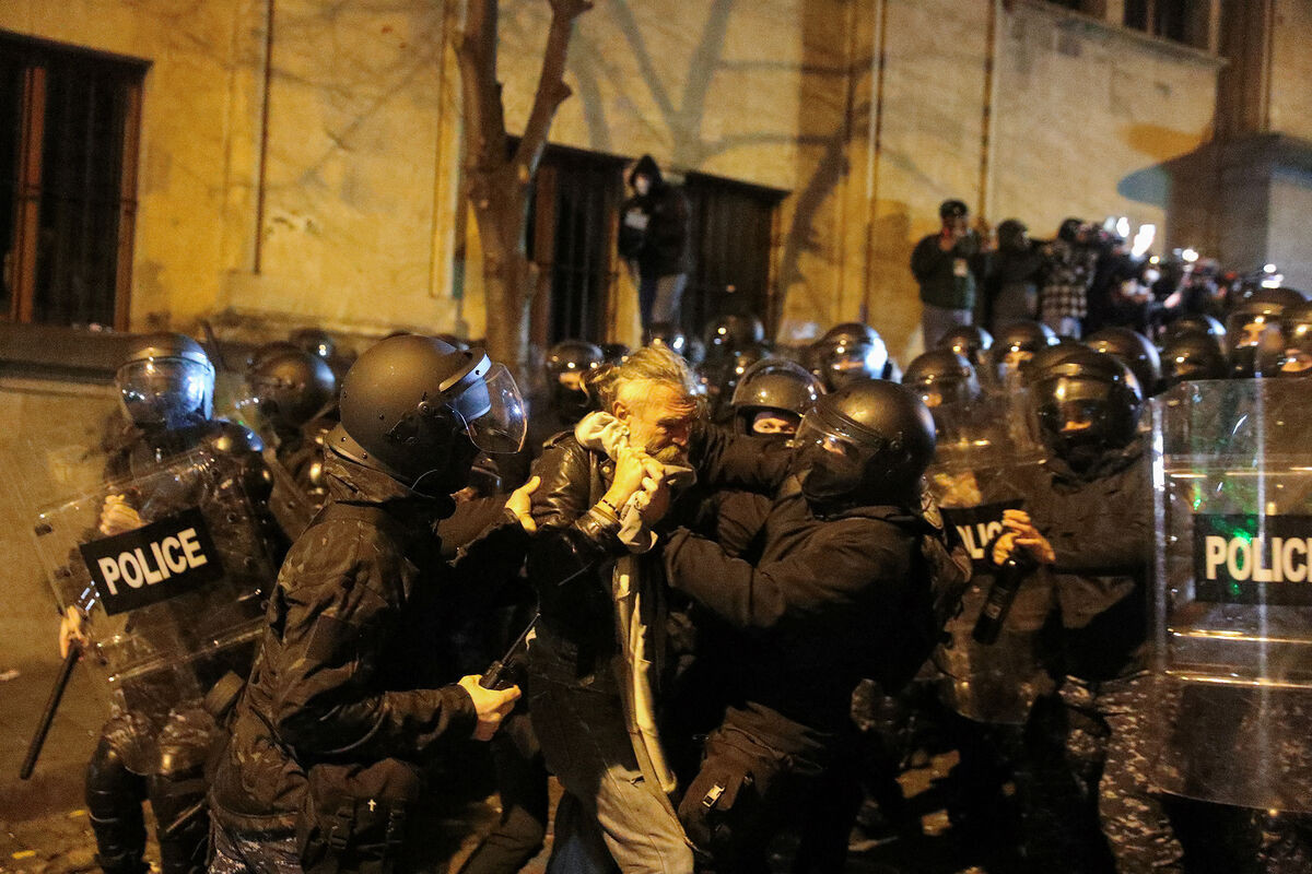 В Тбилиси разогнали митингующих-ОБНОВЛЕНО -ВИДЕО 