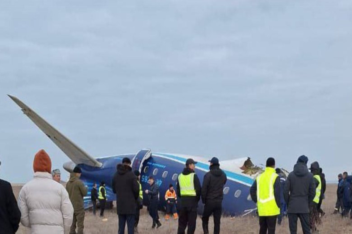 Самолет AZAL потерпел крушение в Актау  - МАТЕРИАЛ ДОПОЛНЯЕТСЯ 