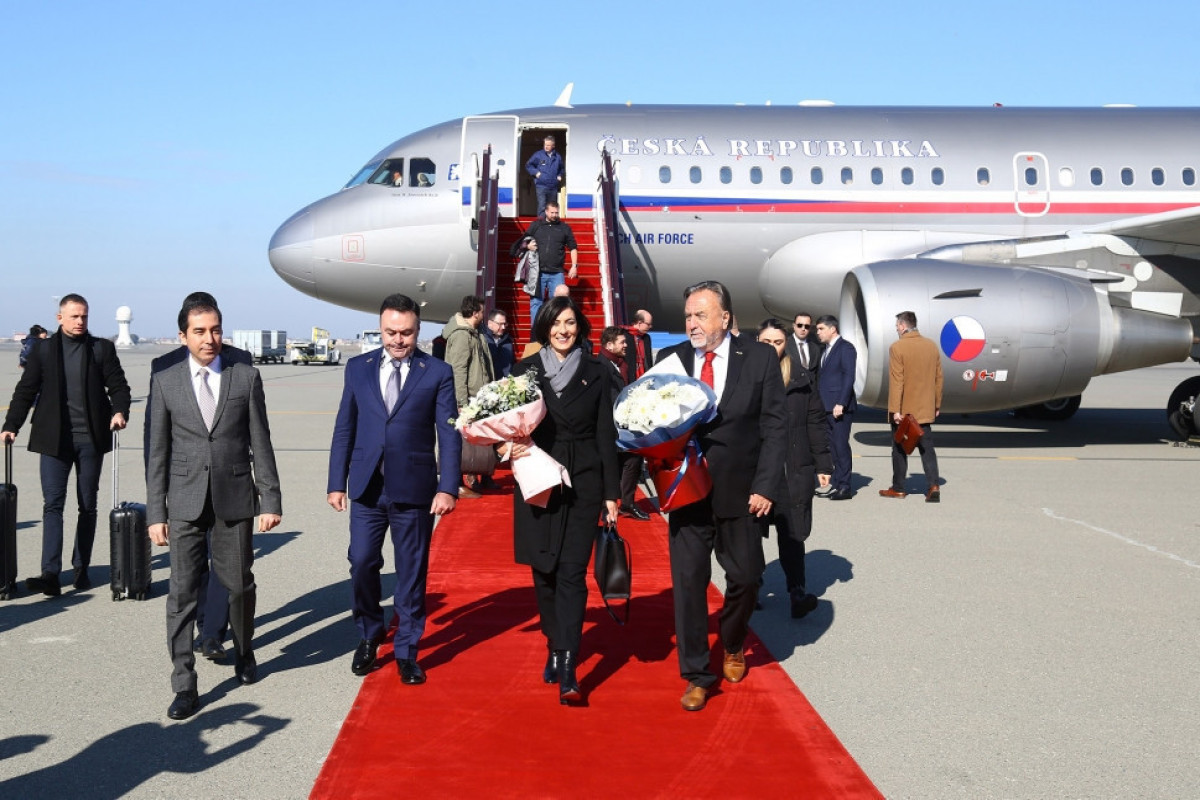 В Баку прибыла делегация из Чехии-ФОТО 
