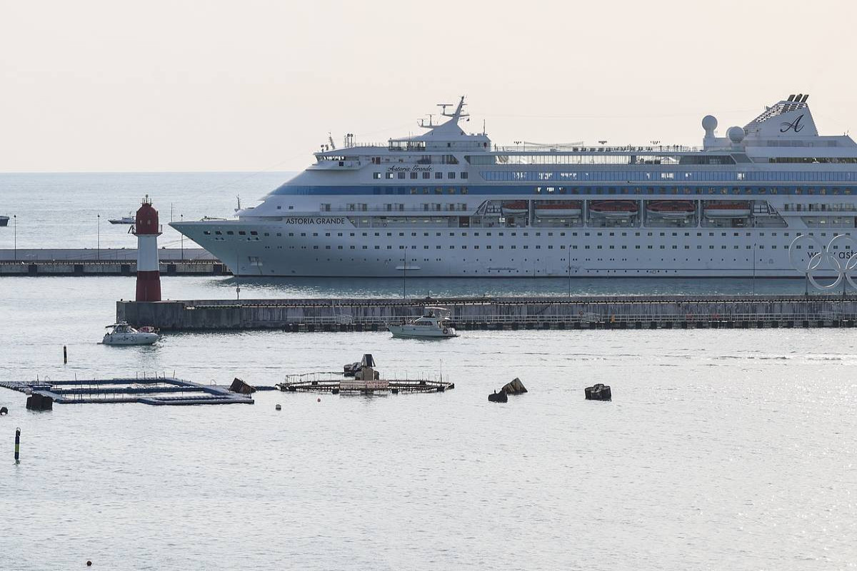 На лайнере компании Cunard Cruise Line заболели почти 140 человек