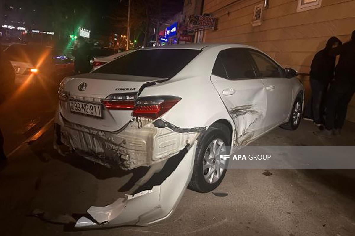 В Баку столкнулись четыре автомобиля, есть пострадавшие -ФОТО 