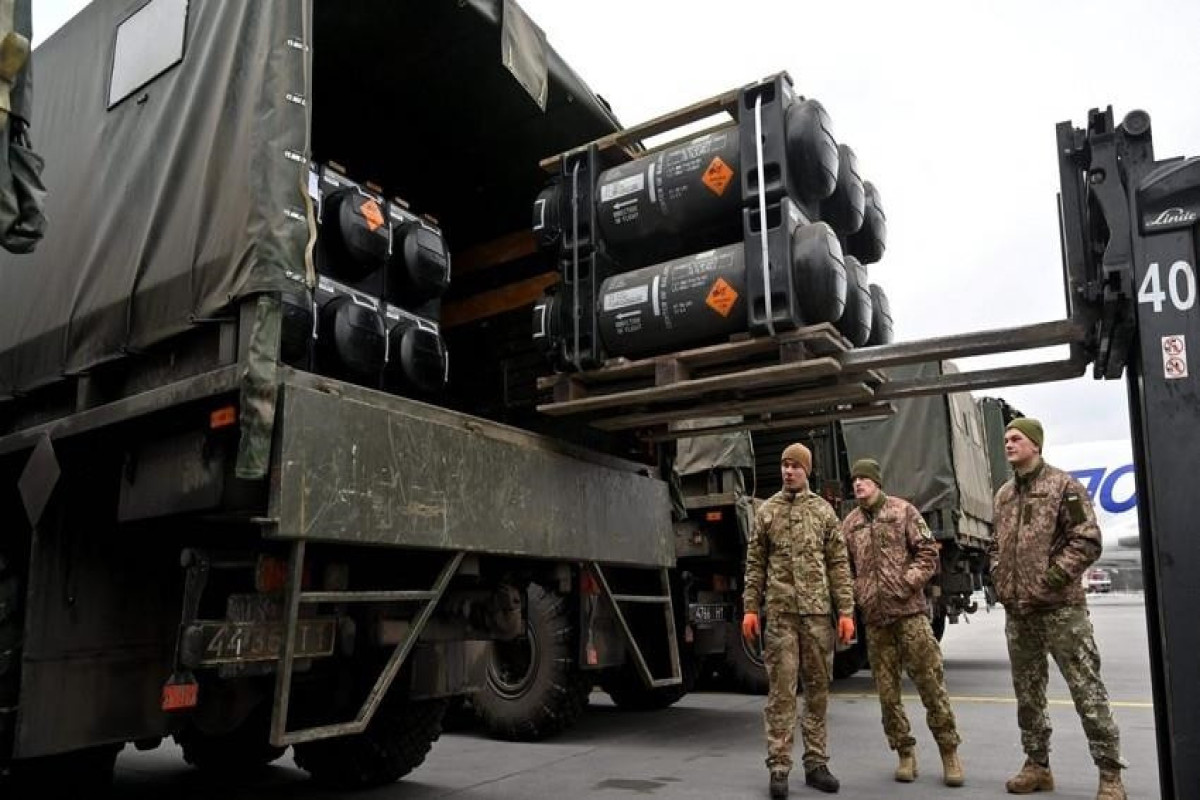 США продолжат поставки военного оборудования в Украину - Пентагон 