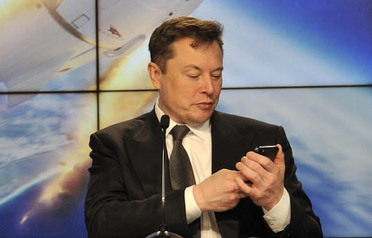 Илон Маск планирует отказаться от мобильного телефона