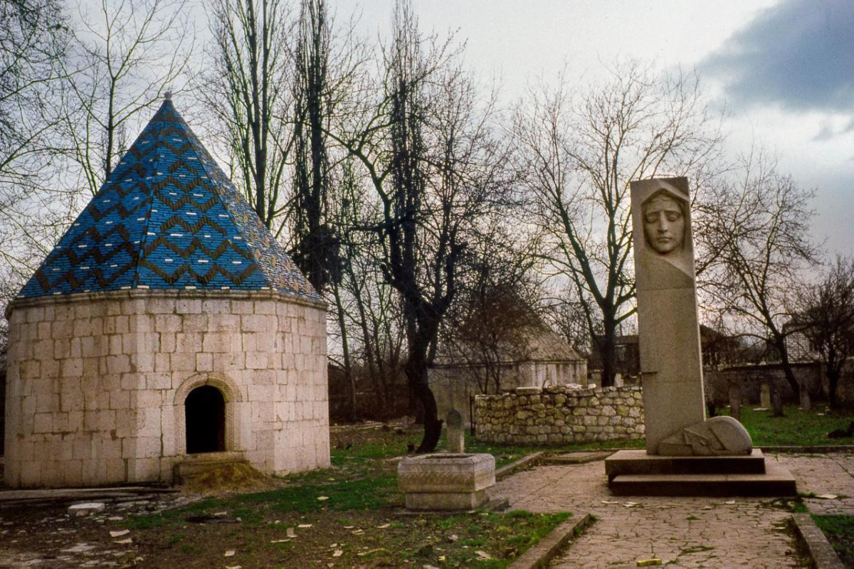 Армянский винтаж и могила Хуршидбану Натаван  - МНЕНИЕ 