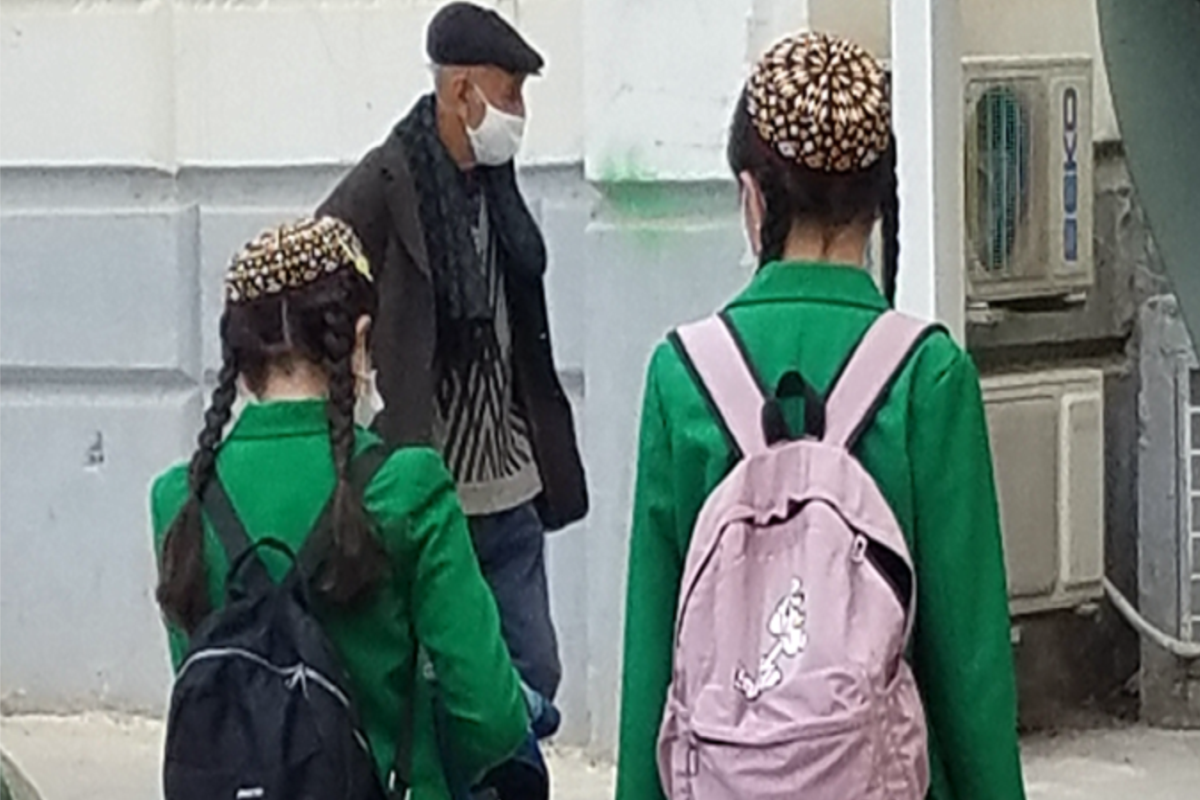 В Туркменистане старшеклассницы вынуждены будут проходить проверки на девственность