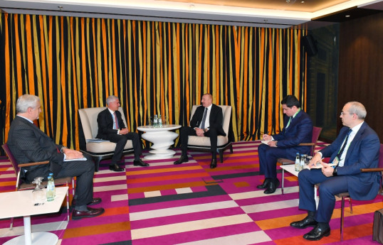 Президент Азербайджана Ильхам Алиев встретился с гендиректором "Леонардо"