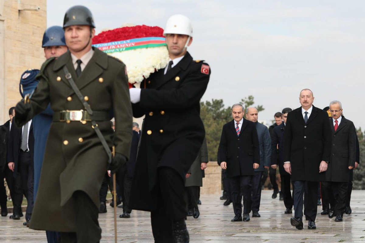 Ильхам Алиев посетил в Анкаре Мавзолей Мустафы Кемаля Ататюрка-ФОТО 