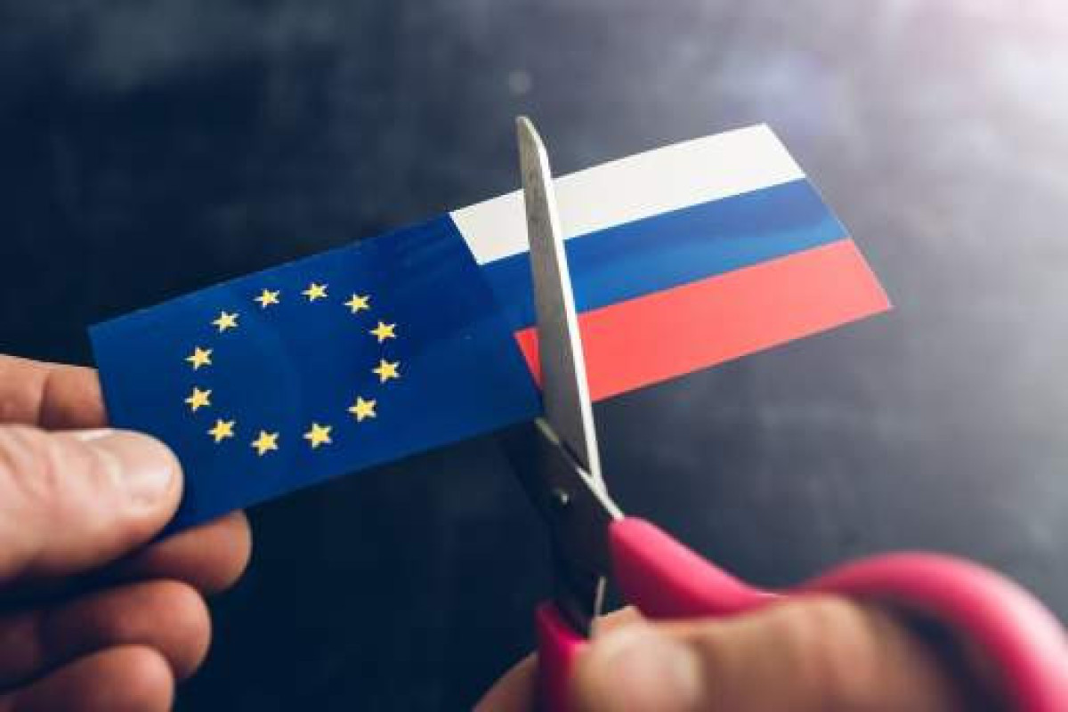 ЕС утвердил 13-й пакет санкций против России