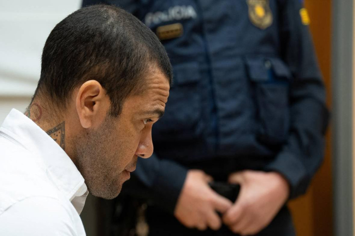 Экс-футболист "Барселоны" получил 4,5 года тюрьмы за изнасилование