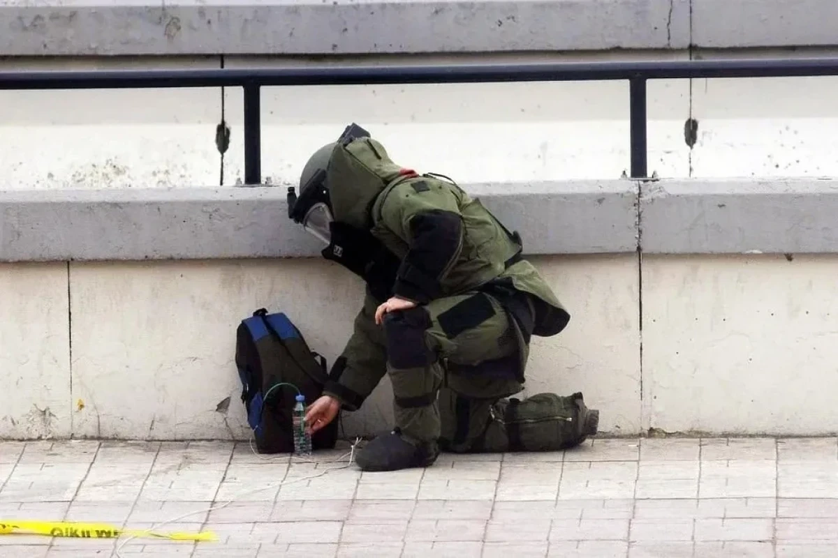 В Ереване возле здания партии обнаружено взрывное устройство