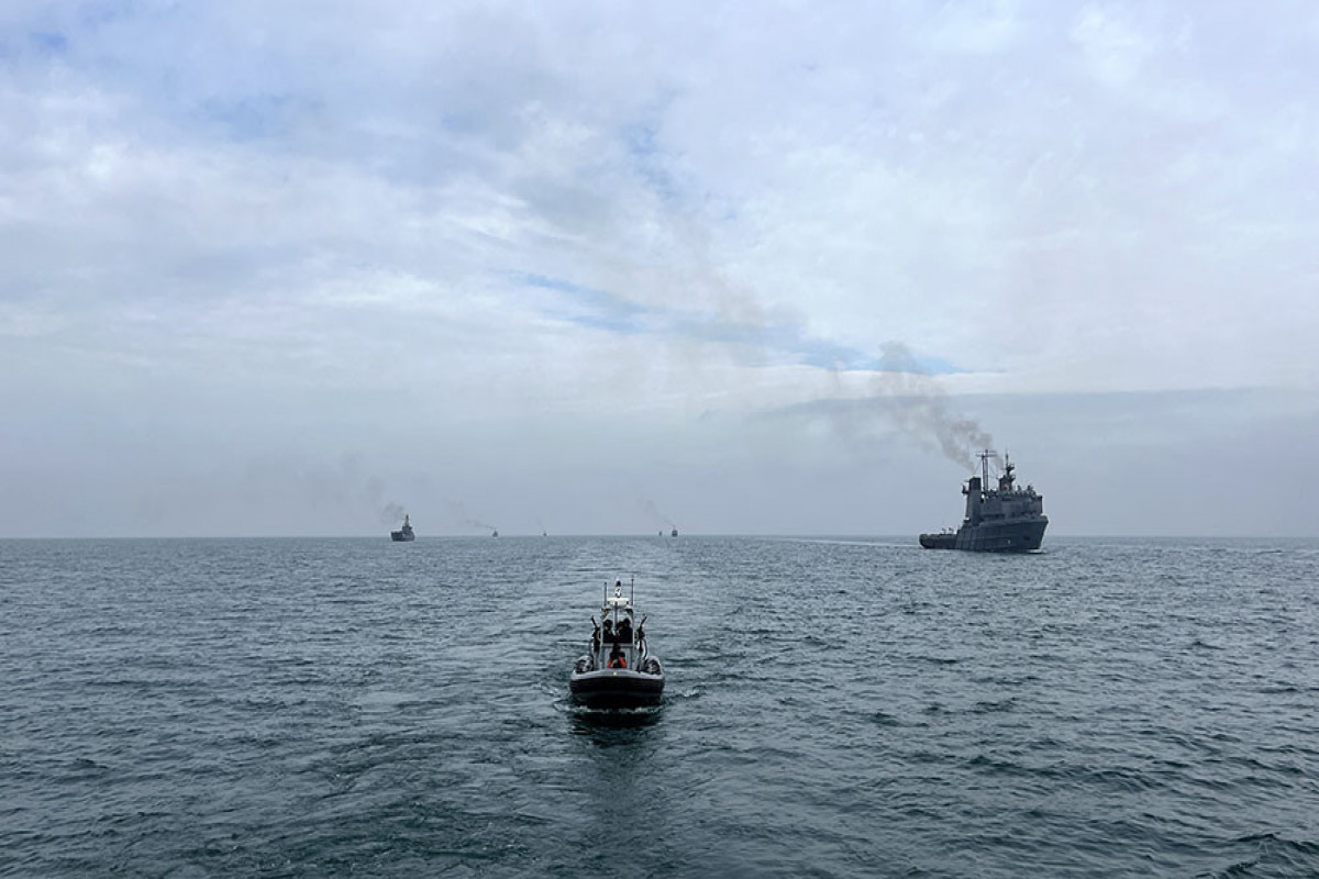 Боевые корабли ВМС Азербайджана провели тактические учения -ФОТО 