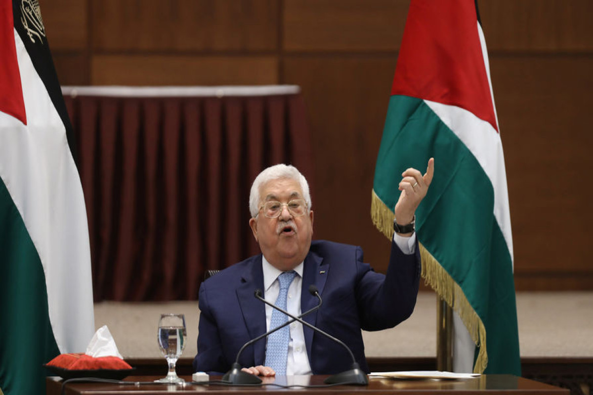 Президент Палестины принял отставку правительства