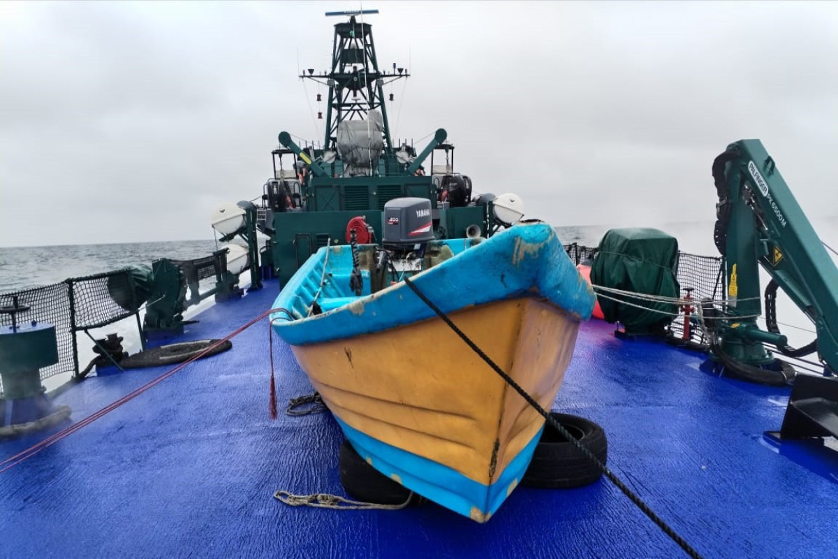 Двое иранцев на лодке пытались нарушить морскую границу Азербайджана-ФОТО 