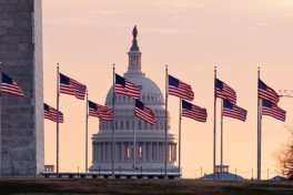 Конгресс договорился избежать приостановки работы правительства США